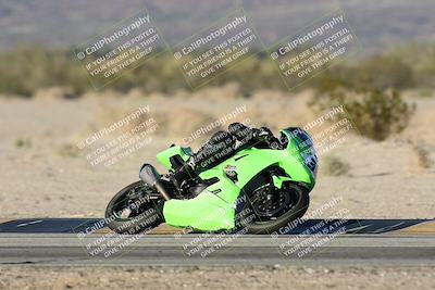 media/Dec-07-2025-CVMA (Sun) [[3e7d2de5dc]]/Race 18-Formula Twins-Formula 40 UL/